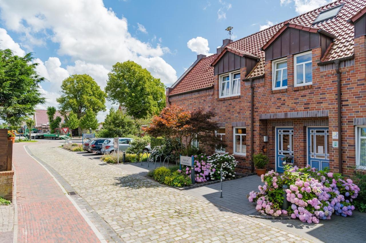 Hotel Am Fischerhafen Ditzum Exterior photo